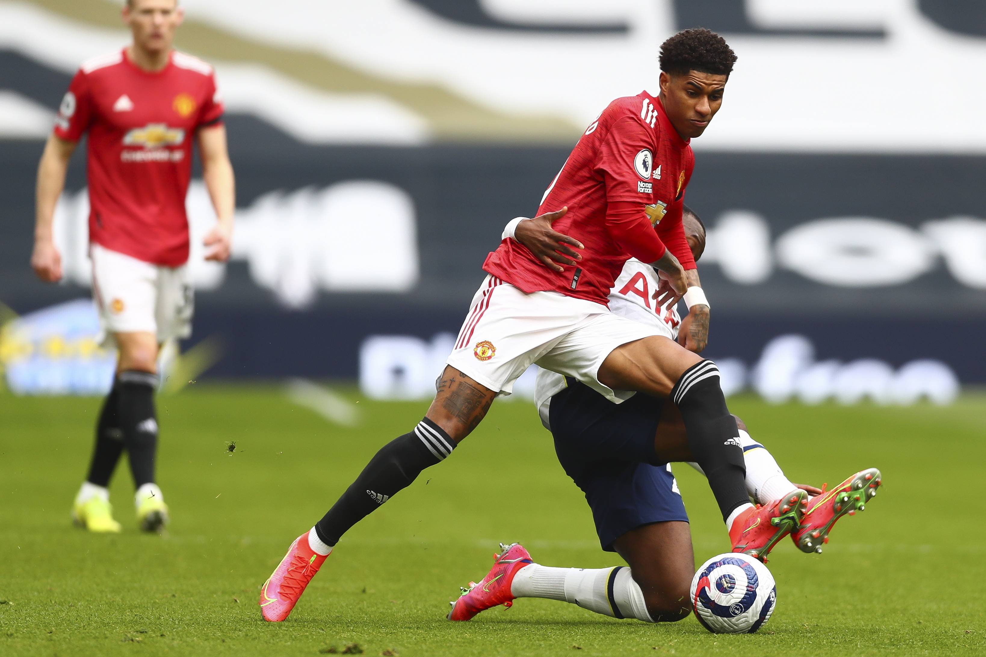 他们的后卫 他们的后卫